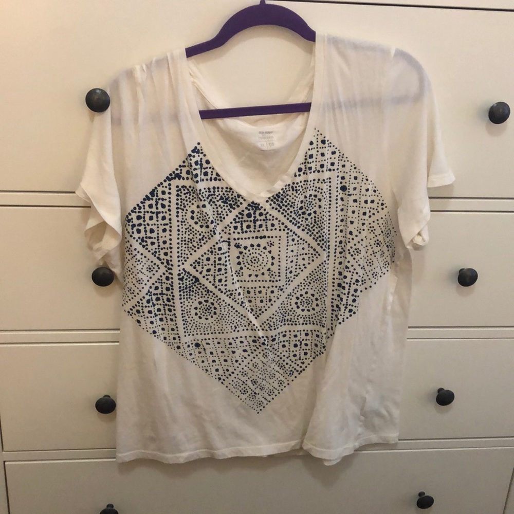 patterned white short sleeve shirt